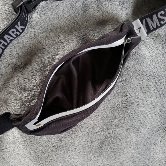 gymshark fanny pack